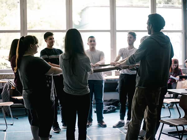 ish-schule-schuelerseminare-gruppe-schueler-gruppenuebung